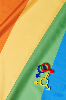 포토 JPG 스튜디오촬영 기호 실내 사람없음 하이앵글 다양 깃발 천 사회이슈 무지개색 동성애자 남자기호 여자기호 평등 성소수자 젠더 국내포토 문자 뷰포인트 다수 컨셉 내부 컬러풀 직물 성별기호 파일형식