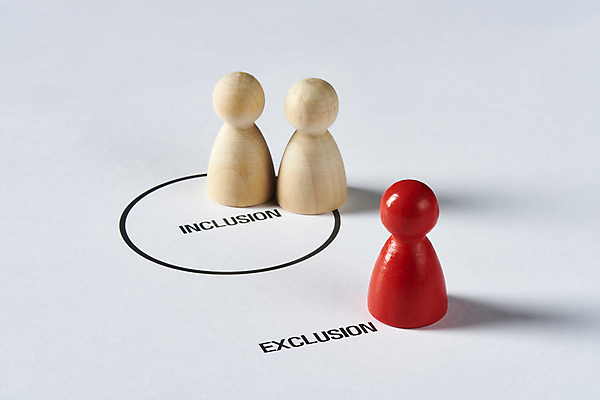 포토 JPG 스튜디오촬영 영어 실내 사람없음 말_게임 사회이슈 흰배경 갈등 인종차별 제외 차별 국내포토 문자 백그라운드 컨셉 내부 흰색 파일형식