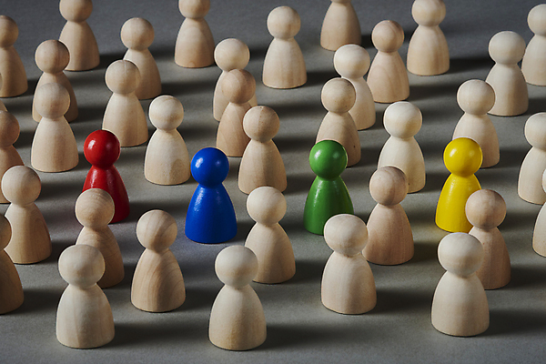 포토 JPG 스튜디오촬영 회색배경 실내 사람없음 말_게임 사회이슈 갈등 인종차별 차별 평등 국내포토 백그라운드 컨셉 내부 회색 파일형식