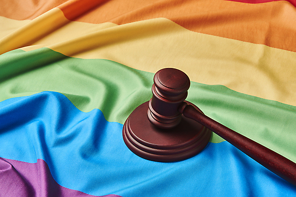 포토 JPG 스튜디오촬영 실내 사람없음 깃발 천 사회이슈 의사봉 판결 무지개색 동성애자 평등 성소수자 젠더 국내포토 컨셉 내부 컬러풀 직물 파일형식