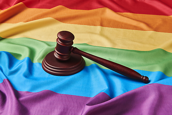 포토 JPG 스튜디오촬영 실내 사람없음 깃발 천 사회이슈 오브젝트 의사봉 판결 무지개색 동성애자 평등 성소수자 국내포토 컨셉 내부 컬러풀 직물 파일형식