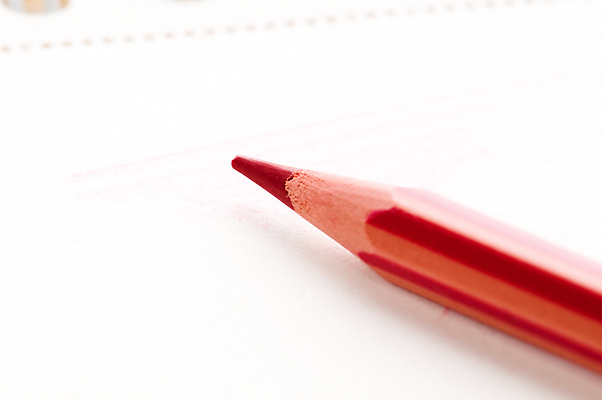 포토 JPG 해외이미지 색연필 실내 미술 근접촬영 사람없음 미술도구 흰배경 빨간펜 해외포토 뷰포인트 백그라운드 문화예술 학용품 내부 펜 흰색 오브젝트 파일형식 이미지허브