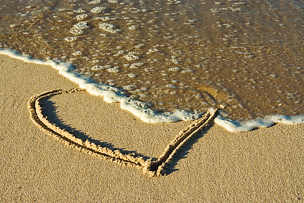 포토 JPG 해외이미지 캐릭터 호수 모래 바다 휴가 사랑 사람없음 야외 가로 물 햇빛 하트 심볼 사인 통과 나누기 종료 단절 이혼 해외포토 자연요소 모양 감정 태양 파일형식 이미지허브