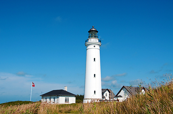 포토 JPG 해외이미지 바다 주택 등대 덴마크 사람없음 파란색 탑 깃발 바 북쪽 돛대 스칸디나비아 해외포토 건축물 컬러 북유럽 건물 방향 파일형식 이미지허브