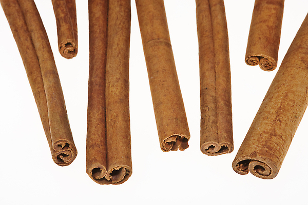 포토 JPG 해외이미지 스튜디오촬영 음식 크리스마스 재료 사람없음 가로 갈색 흰색 향신료 흰배경 고립 시나몬 해외포토 기념일 컬러 백그라운드 실내 향미료 파일형식 이미지허브