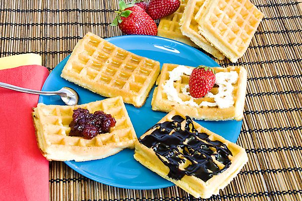 포토 JPG 해외이미지 접시 음식 다이어트 아침 디저트 건강 요리 사람없음 빨간색 컬러풀 쌓기 과자 초콜릿 숟가락 식사 흰색 대접 신선 최고 황금 달콤 맛 아침식사 잼 설탕 먹기 크림 시럽 버터 꿀 와플 팬케이크 고립 채찍 페스츄리 맛있는 해외포토 주간 식기 빵 컬러 컨셉 모션 수저 케이크 소스_음식 파일형식 이미지허브