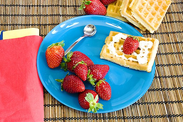 포토 JPG 해외이미지 접시 음식 다이어트 아침 디저트 건강 요리 사람없음 빨간색 컬러풀 쌓기 과자 초콜릿 식사 흰색 대접 신선 최고 황금 달콤 맛 아침식사 잼 설탕 먹기 크림 시럽 버터 꿀 와플 팬케이크 고립 채찍 페스츄리 맛있는 해외포토 주간 식기 빵 컬러 컨셉 모션 케이크 소스_음식 파일형식 이미지허브