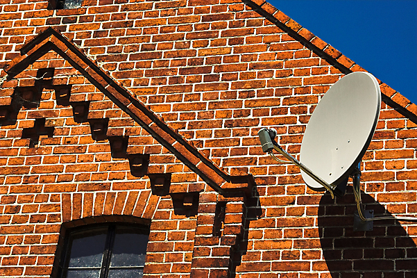 포토 JPG 해외이미지 창문 하늘 벽돌 주택 사람없음 빨간색 파란색 텔레비전 회색 멀티미디어 외양간 해외포토 컬러 건물 전자제품 파일형식 이미지허브