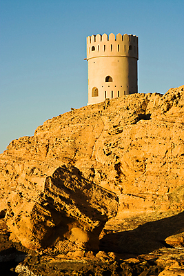 포토 JPG 해외이미지 여행 하늘 산 사람없음 야외 세로 파란색 햇빛 탑 일몰 저녁 해외포토 건축물 컬러 태양 노을 야간 파일형식 이미지허브