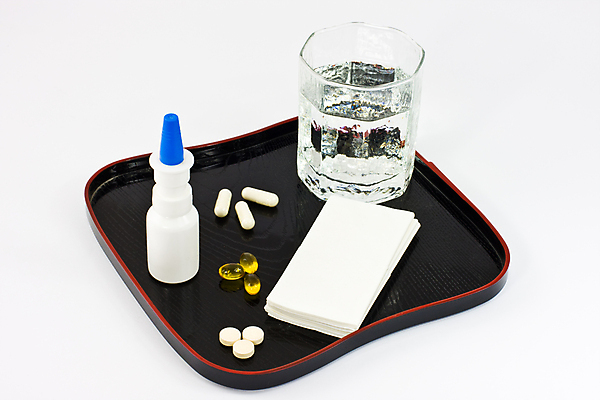 포토 JPG 해외이미지 스튜디오촬영 유리 쟁반 사람없음 가로 물 파란색 알약 약 노란색 검은색 고통 회색 추위 흰색 조직 질병 흰배경 손수건 진통제 해외포토 자연요소 감정 컬러 백그라운드 의학 재질 실내 파일형식 이미지허브