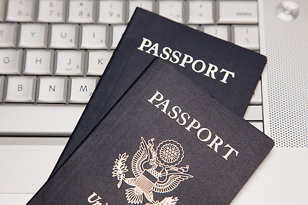 포토 JPG 해외이미지 여행 인터넷 비즈니스 열쇠 휴가 사람없음 노트북 컴퓨터 공책 키보드 여권 신분 머리위 포트 온라인 통과 예약 비자 신분증 정부 해외포토 문구용품 전자제품 증명서 파일형식 이미지허브