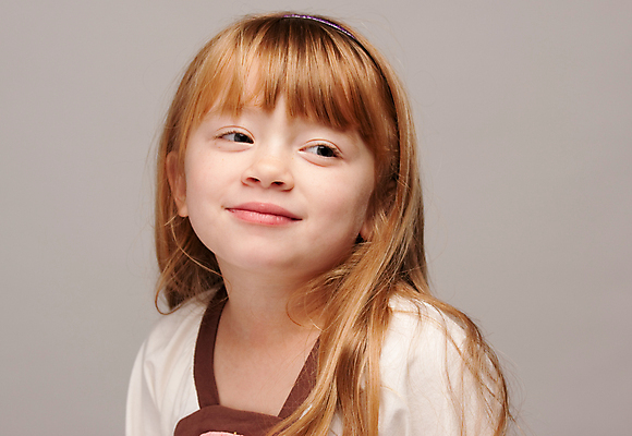 포토 JPG 해외이미지 행복 어린이 건강 한명 빨간색 머리카락 머리 자신감 달콤 주근깨 빨간머리 결백 천진난만 해외포토 1 헤어스타일 감정 컬러 컨셉 사람 신체부위 점 맛 파일형식 이미지허브