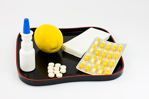 포토 JPG 해외이미지 스튜디오촬영 쟁반 사람없음 가로 파란색 알약 약 노란색 검은색 고통 추위 흰색 조직 질병 레몬 흰배경 손수건 비타민 비타민C 진통제 해외포토 감정 컬러 백그라운드 과일 의학 실내 영양소 파일형식 이미지허브