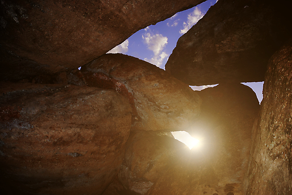 포토 JPG 해외이미지 공원 지구 여행 자연 출입구 실내 사람없음 내부 파란색 빛 햇빛 태양 뷰티 노란색 여행객 미국 어둠 광선 구멍 터널 동굴 캘리포니아 암초 지하 내추럴 종료 옛날 전국 지질학 해외포토 자연요소 공공시설 교육 길 컬러 북아메리카 사람 생태계 파일형식 이미지허브