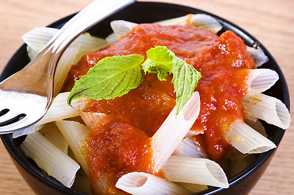 포토 JPG 해외이미지 접시 음식 백그라운드 다이어트 토마토 치즈 파스타 파슬리 건강 육류 요리 사람없음 옆모습 빨간색 초록색 식사 저녁식사 치킨 이탈리아 흰색 면 고명 사발 플루트 지중해 먹기 허브 올리브 머리위 후추 바질 점심식사 고립 마카로니 입가심 채식주의자 펜네 맛있는 해외포토 식물 식기 열매 유럽 바다 뷰포인트 컬러 채소 식재료 모션 유제품 서양음식 관악기 사기그릇 향신료 채식 닭고기요리 파스타면 파일형식 이미지허브