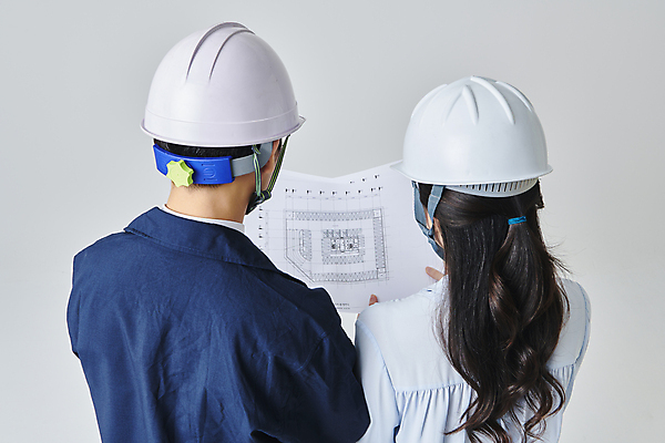 포토 JPG 스튜디오촬영 응시 여자 남자 비즈니스 회색배경 건설업 직장 실내 들기 상반신 성인 두명 뒷모습 30대 비즈니스라이프 설계도 한국인 비즈니스맨 비즈니스우먼 안전모 건축가 확인 건축설계사 건축업자 성인만 안경낌 국내포토 직업 라이프스타일 시선 건축 산업 안경 뷰포인트 백그라운드 회사 모션 사람 동양인 내부 장년 회색 직장인 헬멧 안전장비 파일형식