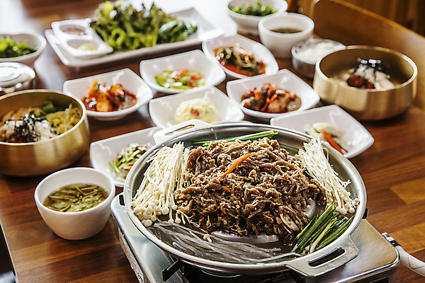 포토 JPG 그릇 접시 한식 반찬 사람없음 냄비 경상북도 버너 소불고기 영주 국내포토 식기 음식 솥 경상도 불고기 파일형식