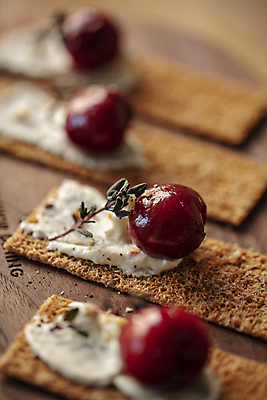 포토 JPG 실내 요리 사람없음 아웃포커스 쿠키 체리 핑거푸드 맛있는 리코타치즈 국내포토 음식 과일 디저트 치즈 촬영기법 내부 파일형식