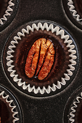 포토 JPG 디저트 사람없음 하이앵글 초콜릿 호두 미니머핀 국내포토 음식 뷰포인트 견과류 머핀 파일형식