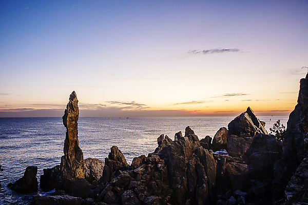 포토 JPG 주간 바다 풍경 해변 사람없음 야외 강원도 동해 추암 촛대바위_강원도 동해시 국내포토 자연요소 한국 바위_돌 파일형식