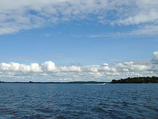 포토 JPG 해외이미지 나무 호수 파도 섬 여행 캐나다 날씨 주택 항해 사람없음 물 뷰티 반사 여행객 평화 침묵 회색 보트 고독 폭풍 방문 해외포토 자연요소 식물 감정 바다 컬러 컨셉 북아메리카 배_교통 사람 건물 소리 파일형식 이미지허브