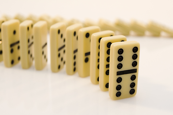 포토 JPG 해외이미지 서기 사람없음 아웃포커스 도미노 베이지색 해외포토 컬러 모션 촬영기법 파일형식 이미지허브