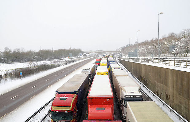 포토 JPG 해외이미지 도로 날씨 영국 잉글랜드 사람없음 쌓기 추위 대기 고속도로 해외포토 유럽 길 교통시설 모션 파일형식 이미지허브
