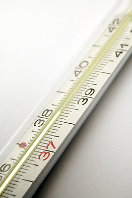 포토 JPG 해외이미지 직업 건강 병원 사람없음 약 고통 추위 환자 간호사 의사 뜨거움 열 질병 온도계 체온계 측정 오브젝트 전염 온도 돌봄 인플루엔자 전염병 해로움 해외포토 감정 컨셉 의학 모션 의료진 바이러스 감염 파일형식 이미지허브