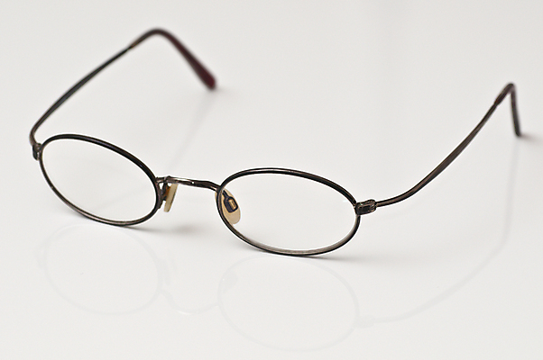 포토 JPG 해외이미지 디자인 응시 안경 백그라운드 유리 프레임 뿔 사람없음 가로 독서 반사 유행 검은색 장비 흰색 기구 쌍 투명 클래식 보호 그늘 플라스틱 가난 복고 시력 비전 고립 옛날 광학 스타일 검안사 해외포토 직업 시선 잡화 컬러 컨셉 재질 파일형식 안경사 이미지허브