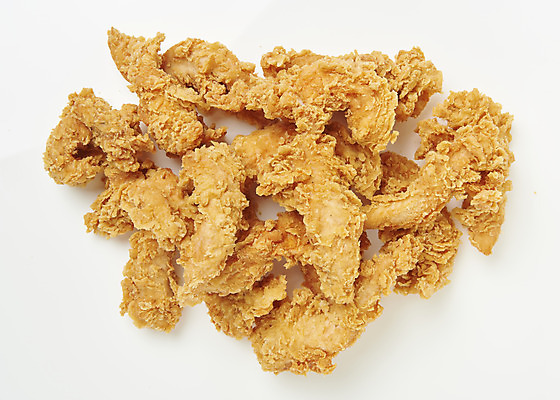 포토 JPG 스튜디오촬영 실내 사람없음 하이앵글 치킨 프라이드치킨 오브젝트 흰배경 야식 플랫레이 바삭바삭 국내포토 뷰포인트 백그라운드 컨셉 내부 흰색 플랫 닭고기요리 파일형식