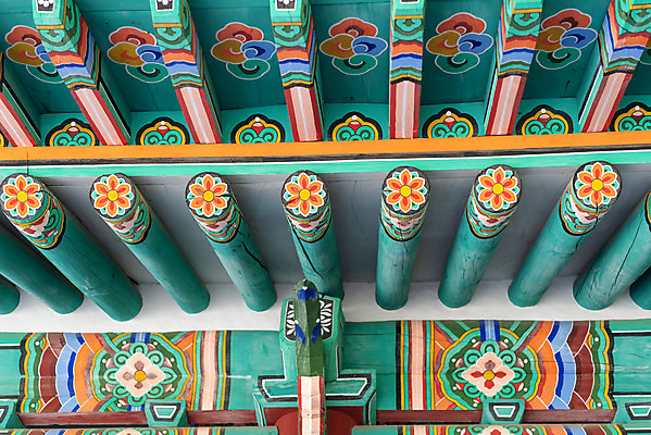 포토 JPG 주간 한국전통 여행 유적지 기와 풍경 사람없음 야외 관광지 봄 세계문화유산 문화재 역사 한국사 조선시대 사적지 정릉 정자각 조선왕릉 신덕왕후 국내포토 자연요소 전통 계절 고건축 한국 왕릉 파일형식 왕후