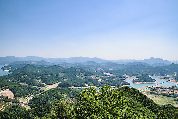 포토 JPG 주간 나무 여행 자연 하늘 한국 풍경 사람없음 야외 여름 관광지 맑음 여름풍경 충청북도 국내여행 명승지 제천 전경 청풍호 비봉산 국내포토 자연요소 식물 계절 아시아 호수 날씨 산 생태계 충청도 파일형식 탑뷰 여름_계절