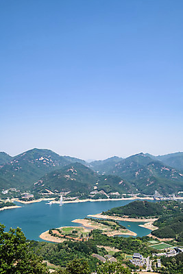 포토 JPG 주간 여행 자연 하늘 한국 풍경 사람없음 야외 여름 관광지 맑음 여름풍경 충청북도 국내여행 명승지 제천 전경 청풍호 비봉산 국내포토 자연요소 계절 아시아 호수 날씨 산 생태계 충청도 파일형식 탑뷰 여름_계절