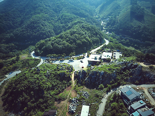 포토 JPG 주간 여행 자연 산 한국 풍경 사람없음 야외 여름 관광지 맑음 여름풍경 항공촬영 국내여행 명승지 제천 전경 금월봉 국내포토 자연요소 계절 아시아 뷰포인트 날씨 생태계 산봉우리 충청북도 파일형식 탑뷰 여름_계절