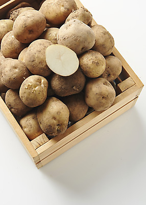 포토 JPG 스튜디오촬영 채소 식재료 단면 감자 실내 누끼 사람없음 쌓기 여러개 신선 나무상자 흰배경 유기농 국내포토 웰빙 다수 백그라운드 모션 내부 상자 흰색 파일형식