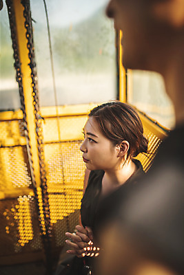 포토 JPG 주간 커플 응시 여자 남자 레저 서기 사람 앉기 상반신 성인 야외 두명 옆모습 아웃포커스 여름 30대 레포츠 친구 청춘 노란색 한국인 도전 기도 대기 기다림 무서움 엘리베이터 번지점프 고민 긴장 떨림 번지점프대 인제군 성인만 액티비티 국내포토 자연요소 시선 계절 감정 뷰포인트 컬러 컨셉 관계 모션 촬영기법 동양인 장년 익스트림스포츠 강원도 파일형식