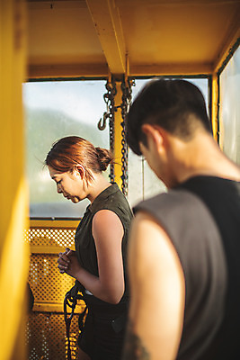포토 JPG 주간 커플 응시 여자 남자 레저 서기 사람 상반신 성인 야외 두명 옆모습 아웃포커스 여름 30대 레포츠 친구 청춘 컬러풀 노란색 한국인 도전 기도 대기 기다림 안전장비 무서움 번지점프 고민 준비 긴장 떨림 번지점프대 인제군 성인만 액티비티 국내포토 자연요소 시선 계절 감정 뷰포인트 컬러 컨셉 관계 모션 촬영기법 안전 동양인 장년 장비 익스트림스포츠 강원도 파일형식