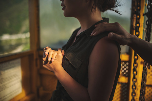 포토 JPG 주간 손 커플 여자 남자 응원 레저 서기 사람 상반신 성인 야외 두명 옆모습 아웃포커스 여름 30대 레포츠 친구 청춘 컬러풀 한국인 도전 기도 대기 기다림 무서움 번지점프 고민 격려 긴장 떨림 번지점프대 인제군 성인만 어깨에손 액티비티 국내포토 자연요소 계절 감정 뷰포인트 컬러 컨셉 관계 모션 촬영기법 동양인 신체부위 장년 익스트림스포츠 강원도 파일형식