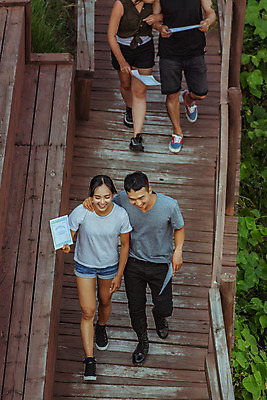 포토 JPG 주간 전신 커플 여자 남자 레저 어깨동무 미소 웃음 들기 사람 여러명 20대 성인 야외 앞모습 여름 30대 레포츠 친구 청춘 하이앵글 컬러풀 걷기 팔짱 한국인 도전 잡기 자신감 번지점프 즐거움 인제군 증명서 확인서 가교 성인만 액티비티 국내포토 자연요소 건축물 계절 감정 뷰포인트 컬러 포즈 다수 컨셉 관계 모션 표정 동양인 청년 장년 익스트림스포츠 문서 강원도 파일형식