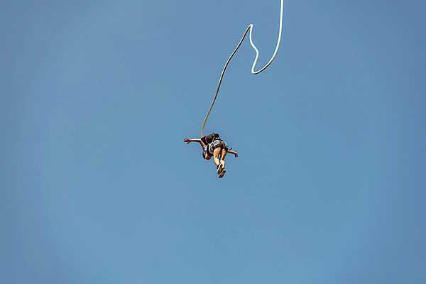 포토 JPG 주간 전신 여자 줄 로우앵글 하늘색 반바지 하늘 팔벌리기 레저 매달리기 한명 사람 20대 성인 취미 야외 옆모습 뒷모습 캐주얼 여름 레포츠 청춘 맑음 점프 한국인 도전 자신감 번지점프 즐거움 인제군 성인여자한명만 액티비티 국내포토 자연요소 1 옷 계절 감정 뷰포인트 컨셉 바지 모션 날씨 동양인 청년 파란색 익스트림스포츠 강원도 여자한명만 성인여자만 파일형식