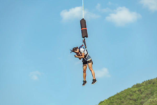 포토 JPG 주간 전신 여자 줄 로우앵글 하늘색 반바지 하늘 레저 매달리기 한명 사람 20대 성인 취미 야외 옆모습 캐주얼 여름 레포츠 청춘 맑음 점프 한국인 도전 자신감 안전장비 번지점프 즐거움 인제군 성인여자한명만 액티비티 국내포토 자연요소 1 옷 계절 감정 뷰포인트 컨셉 바지 모션 날씨 안전 동양인 청년 파란색 장비 익스트림스포츠 강원도 여자한명만 성인여자만 파일형식