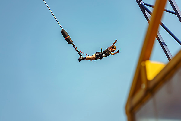 포토 JPG 주간 전신 여자 줄 로우앵글 하늘색 반바지 하늘 레저 매달리기 한명 사람 성인 취미 야외 옆모습 아웃포커스 캐주얼 여름 30대 레포츠 청춘 컬러풀 손들기 맑음 점프 한국인 도전 자신감 안전장비 번지점프 즐거움 번지점프대 인제군 성인여자한명만 액티비티 국내포토 자연요소 1 옷 계절 감정 뷰포인트 컬러 컨셉 바지 모션 날씨 촬영기법 안전 동양인 장년 파란색 장비 익스트림스포츠 강원도 여자한명만 성인여자만 파일형식