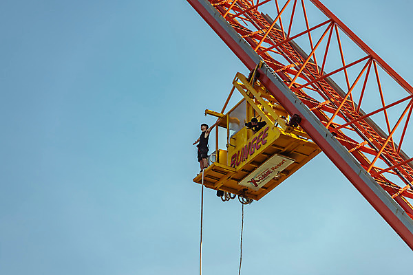 포토 JPG 주간 전신 응시 남자 줄 로우앵글 하늘색 하늘 팔벌리기 레저 한명 서기 사람 성인 취미 야외 옆모습 캐주얼 여름 30대 레포츠 청춘 컬러풀 맑음 한국인 도전 자신감 번지점프 즐거움 준비 긴장 번지점프대 인제군 성인남자한명만 액티비티 국내포토 자연요소 1 시선 옷 계절 감정 뷰포인트 컬러 컨셉 모션 날씨 동양인 장년 파란색 익스트림스포츠 강원도 남자한명만 성인남자만 파일형식