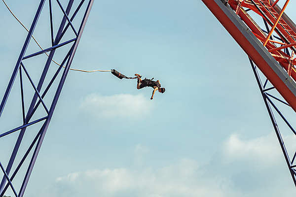 포토 JPG 주간 전신 남자 줄 로우앵글 하늘색 반바지 하늘 팔벌리기 레저 매달리기 한명 사람 성인 취미 야외 옆모습 캐주얼 여름 30대 레포츠 청춘 컬러풀 맑음 점프 한국인 도전 자신감 번지점프 즐거움 번지점프대 인제군 성인남자한명만 액티비티 국내포토 자연요소 1 옷 계절 감정 뷰포인트 컬러 컨셉 바지 모션 날씨 동양인 장년 파란색 익스트림스포츠 강원도 남자한명만 성인남자만 파일형식