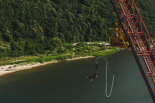 포토 JPG 주간 전신 나무 여자 줄 반바지 하늘 레저 매달리기 한명 사람 성인 취미 야외 옆모습 아웃포커스 캐주얼 초록색 여름 30대 레포츠 청춘 강 컬러풀 맑음 점프 한국인 도전 자신감 숲 안전장비 번지점프 즐거움 항공촬영 드론 번지점프대 인제군 성인여자한명만 액티비티 국내포토 자연요소 식물 1 옷 계절 감정 뷰포인트 컬러 컨셉 바지 모션 날씨 촬영기법 안전 동양인 장년 장비 익스트림스포츠 강원도 여자한명만 성인여자만 파일형식
