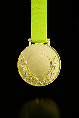 PSD 편집이미지 검은배경 사람없음 한개 반사 3D소스 3D 우승 메달 입체 디지털합성 오브젝트 금메달 월계수 편집소스 편집3D 1 백그라운드 검은색 최고 상_상패 파일형식