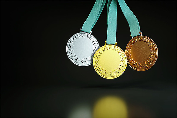 PSD 편집이미지 검은배경 사람없음 반사 3D소스 3D 우승 세개 메달 입체 디지털합성 오브젝트 금메달 2위 3위 동메달 월계수 은메달 편집소스 편집3D 백그라운드 3 검은색 최고 상_상패 파일형식