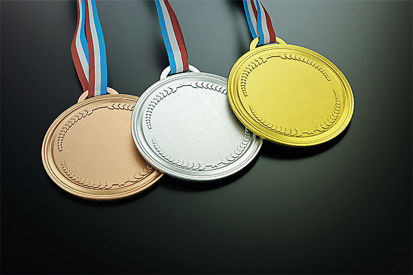 PSD 편집이미지 검은배경 사람없음 3D소스 3D 우승 세개 메달 입체 디지털합성 오브젝트 금메달 2위 3위 동메달 월계수 은메달 편집소스 편집3D 백그라운드 3 검은색 최고 상_상패 파일형식