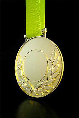 PSD 편집이미지 검은배경 사람없음 한개 반사 3D소스 3D 우승 메달 입체 디지털합성 오브젝트 금메달 월계수 편집소스 편집3D 1 백그라운드 검은색 최고 상_상패 파일형식