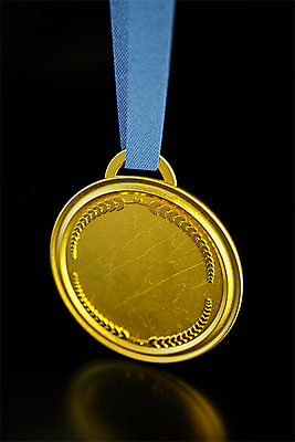 PSD 편집이미지 검은배경 사람없음 한개 반사 3D소스 3D 우승 메달 입체 디지털합성 오브젝트 금메달 월계수 편집소스 편집3D 1 백그라운드 검은색 최고 상_상패 파일형식